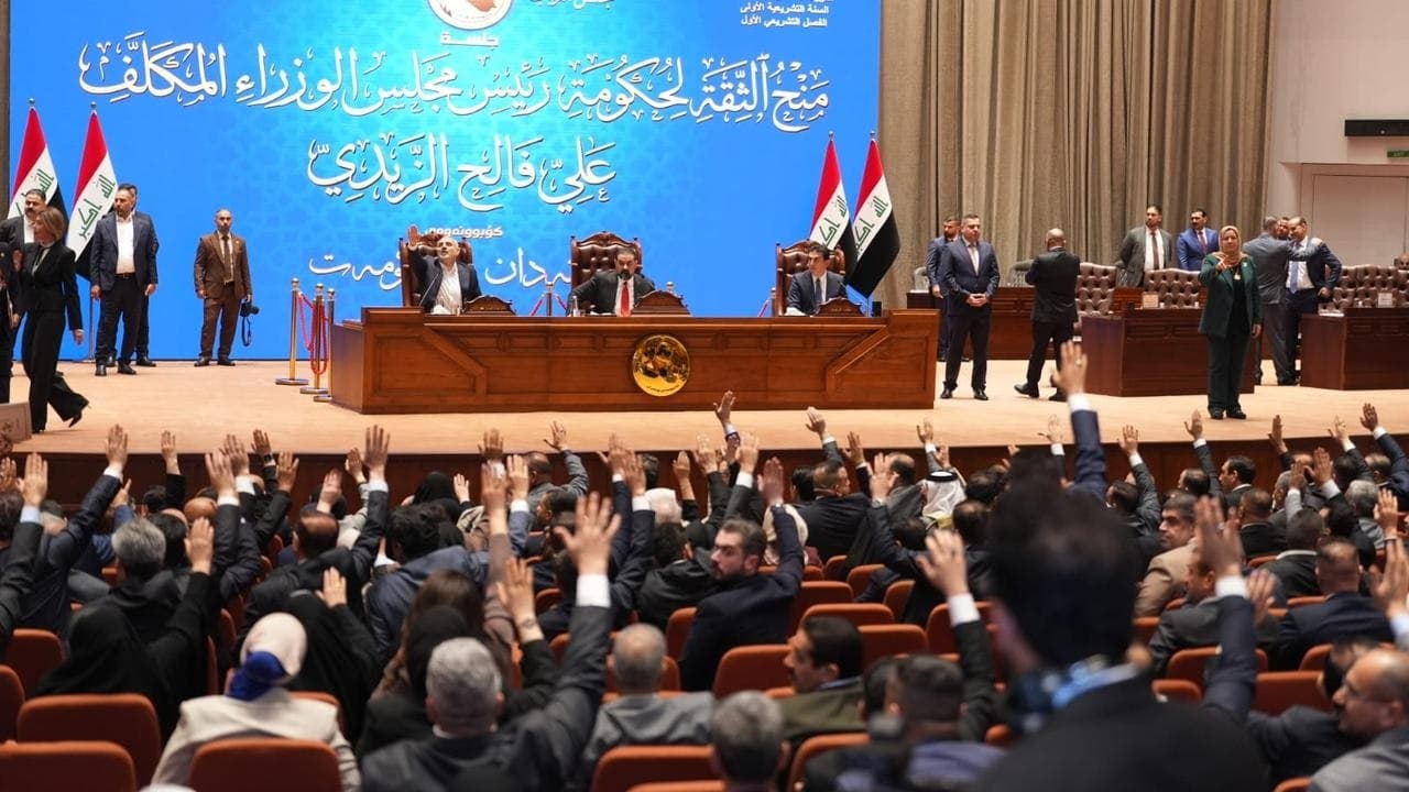 الديمقراطية المؤجلة.. سردية النظام السياسي العراقي بين الأصوات والتوافقات