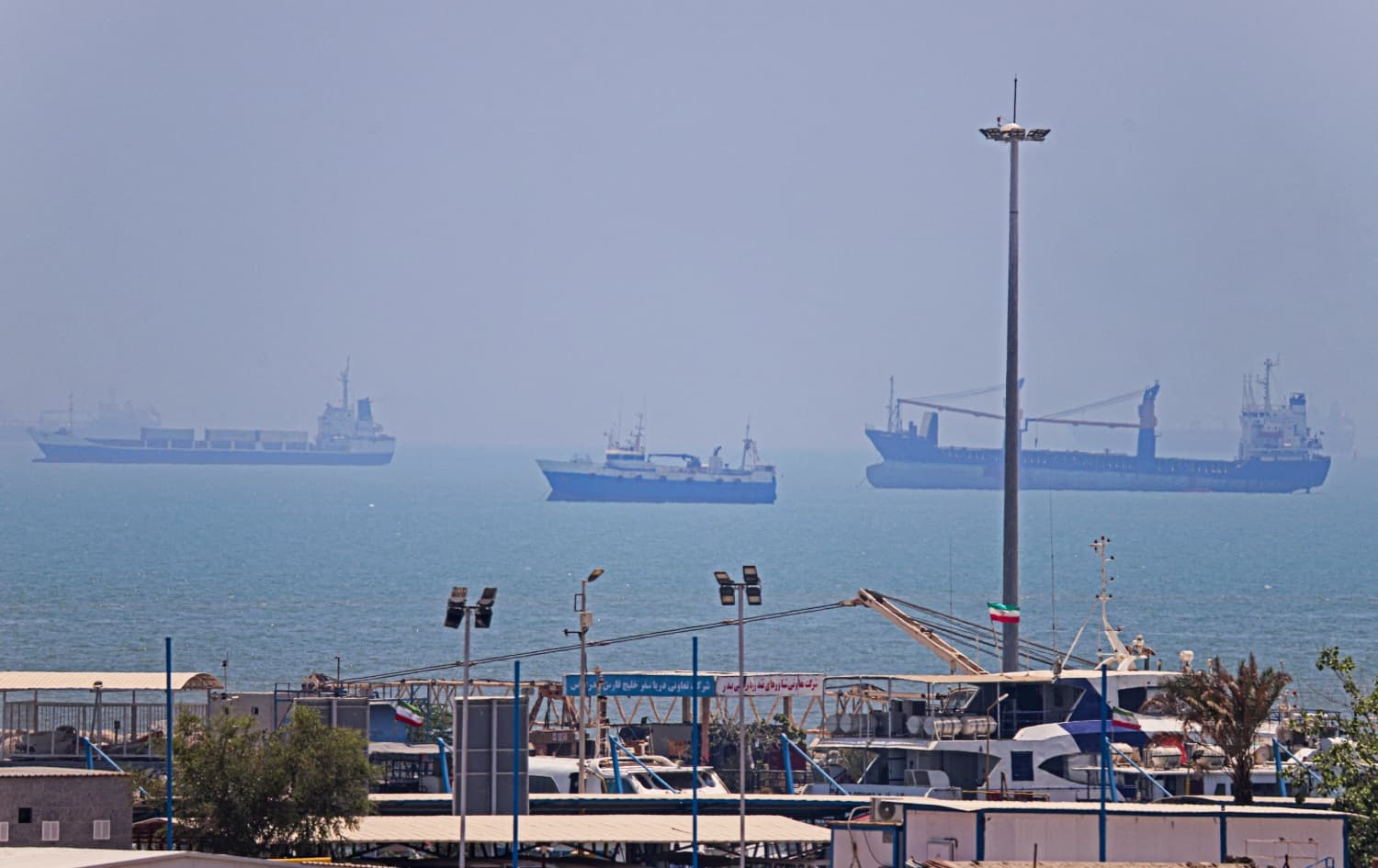 إيران تسرّع إجراءات عبور السفن لمضيق هرمز دون رسوم