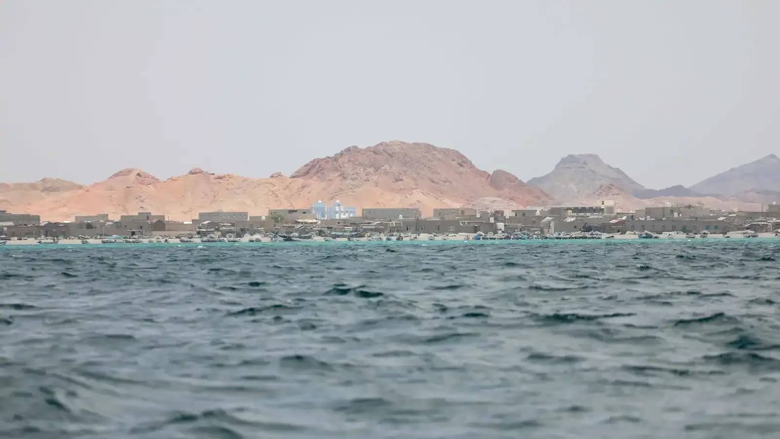 الحوثيون: لا نسعى إلى إغلاق باب المندب
