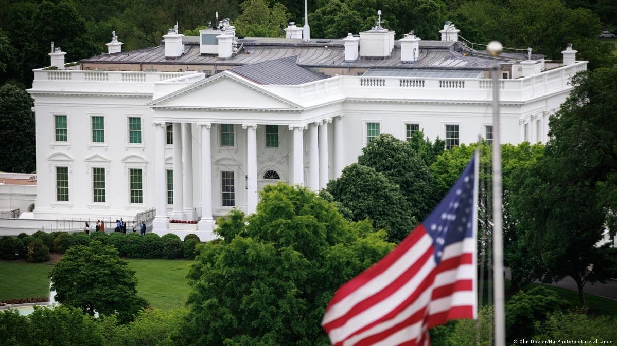 فوكس وثلاث شبكات أميركية توقف التغطية المشتركة لترمب تضامناً مع CNN