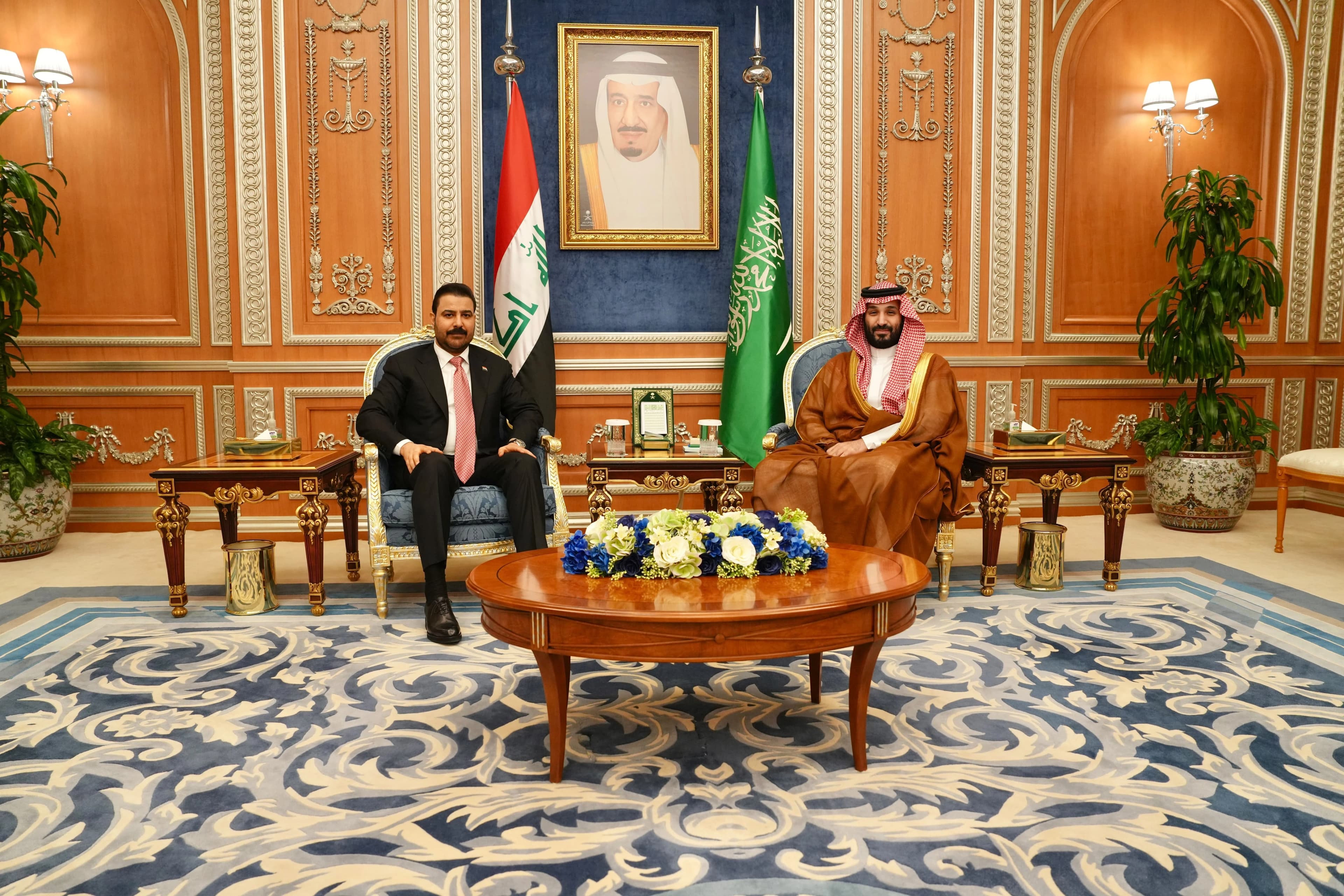 الزيدي لمحمد بن سلمان: ندين استهداف مطار الملك خالد الدولي في الرياض