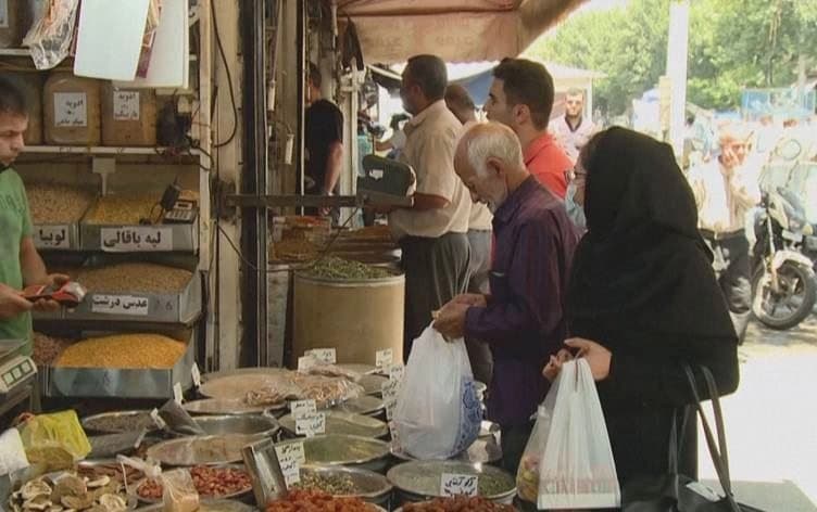 الغلاء يثير قلق الإيرانيين ويفقد بعضهم القدرة على شراء الاحتياجات اليومية