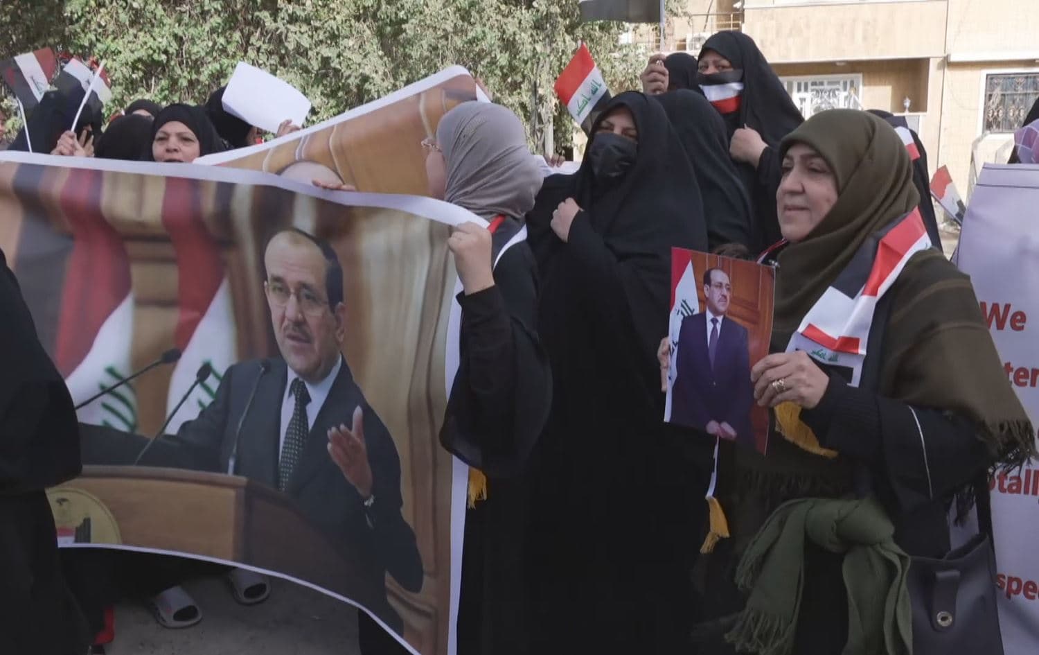  بغداد.. أنصار المالكي يحتجون على ترمب ويصرّون على ترشيحه لولاية ثالثة
