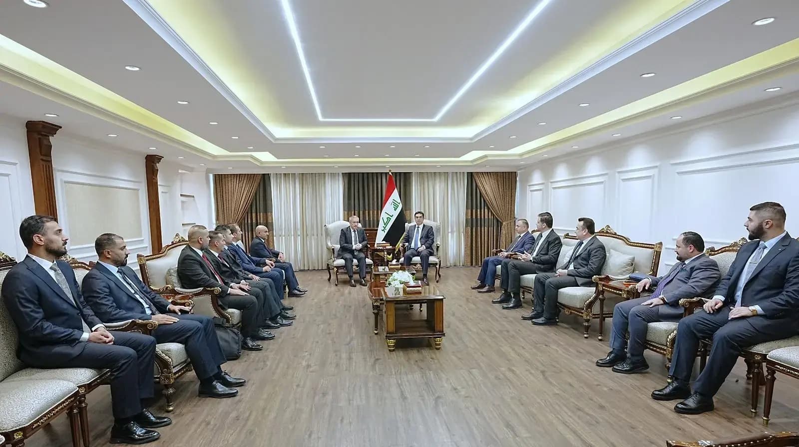 وفد من إقليم كوردستان يجتمع مع وزير المالية العراقي لمعادلة رواتب السجناء السياسيين
