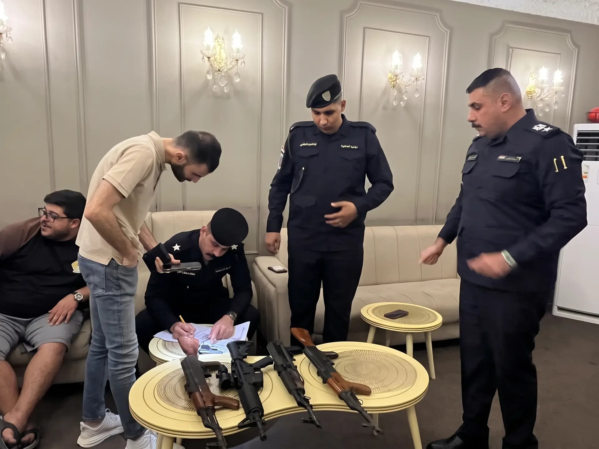 تسجيل الأسلحة. الصورة لتوضيح الخبر