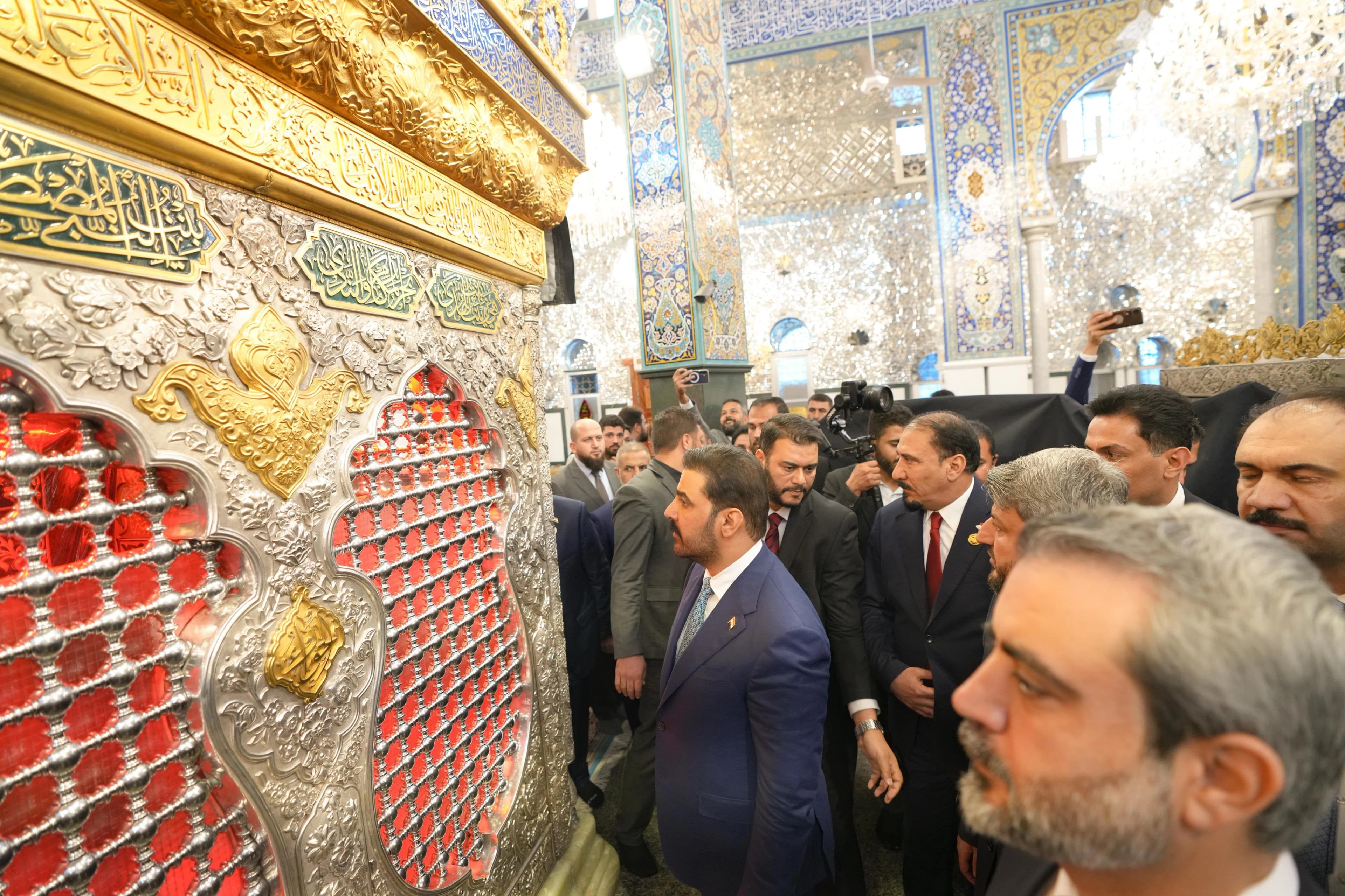 زيارة رئيس الوزراء العراقي علي الزيدي لمرقد السيدة زينب في دمشق