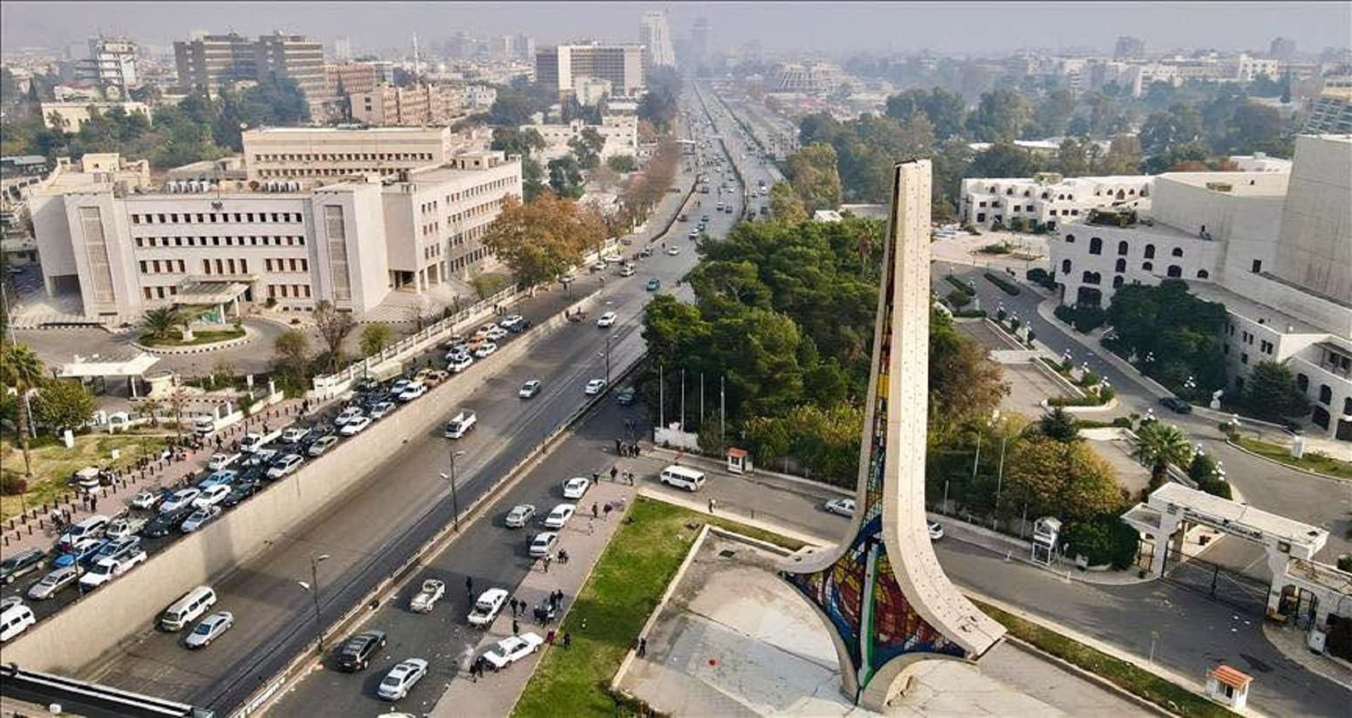 سوريا في مفترق الانتقال.. تأسيس للدولة أم إعادة تدوير للأزمات؟
