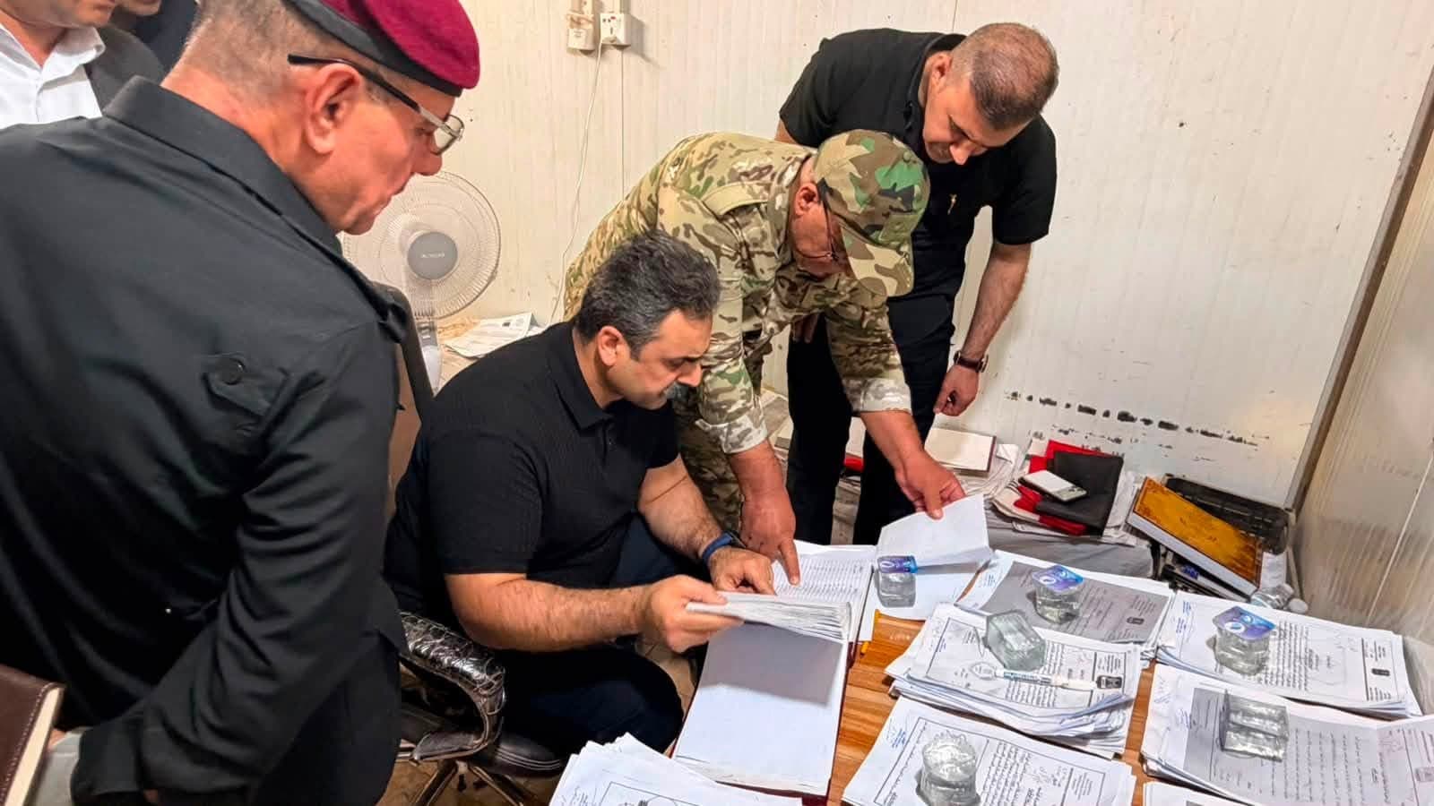 العراق يتعهد بمحاسبة المقصرين بعد إحباط سوريا محاولات تهريب أسلحة وسجائر