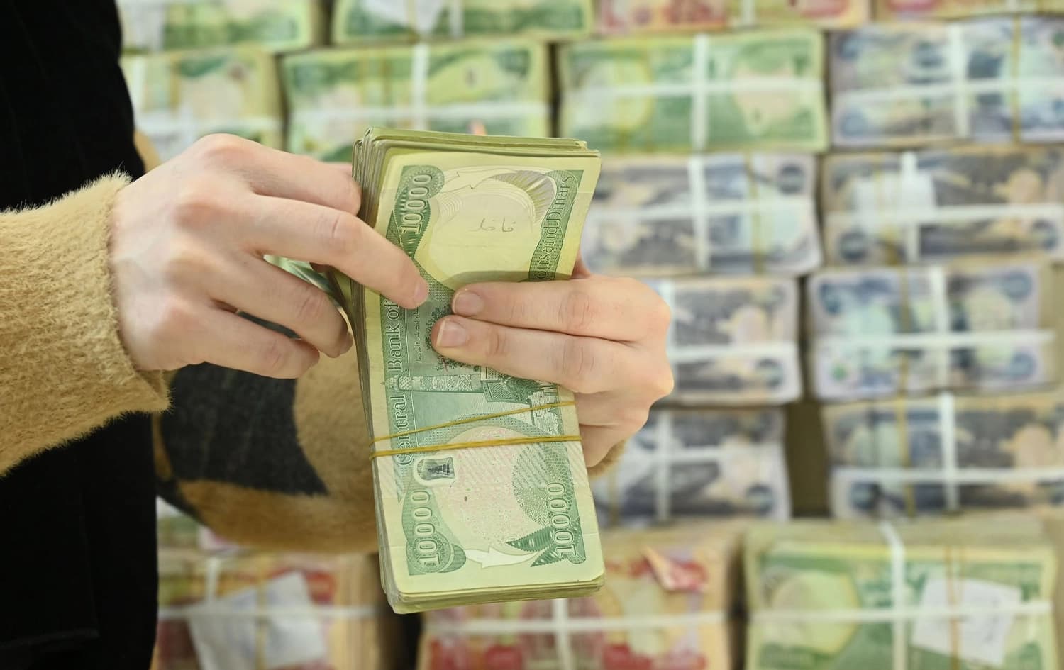 مستشار رئيس الوزراء العراقي لرووداو: موازنة 2027 ستبنى على سعر بين 50 و60 دولاراً لبرميل النفط